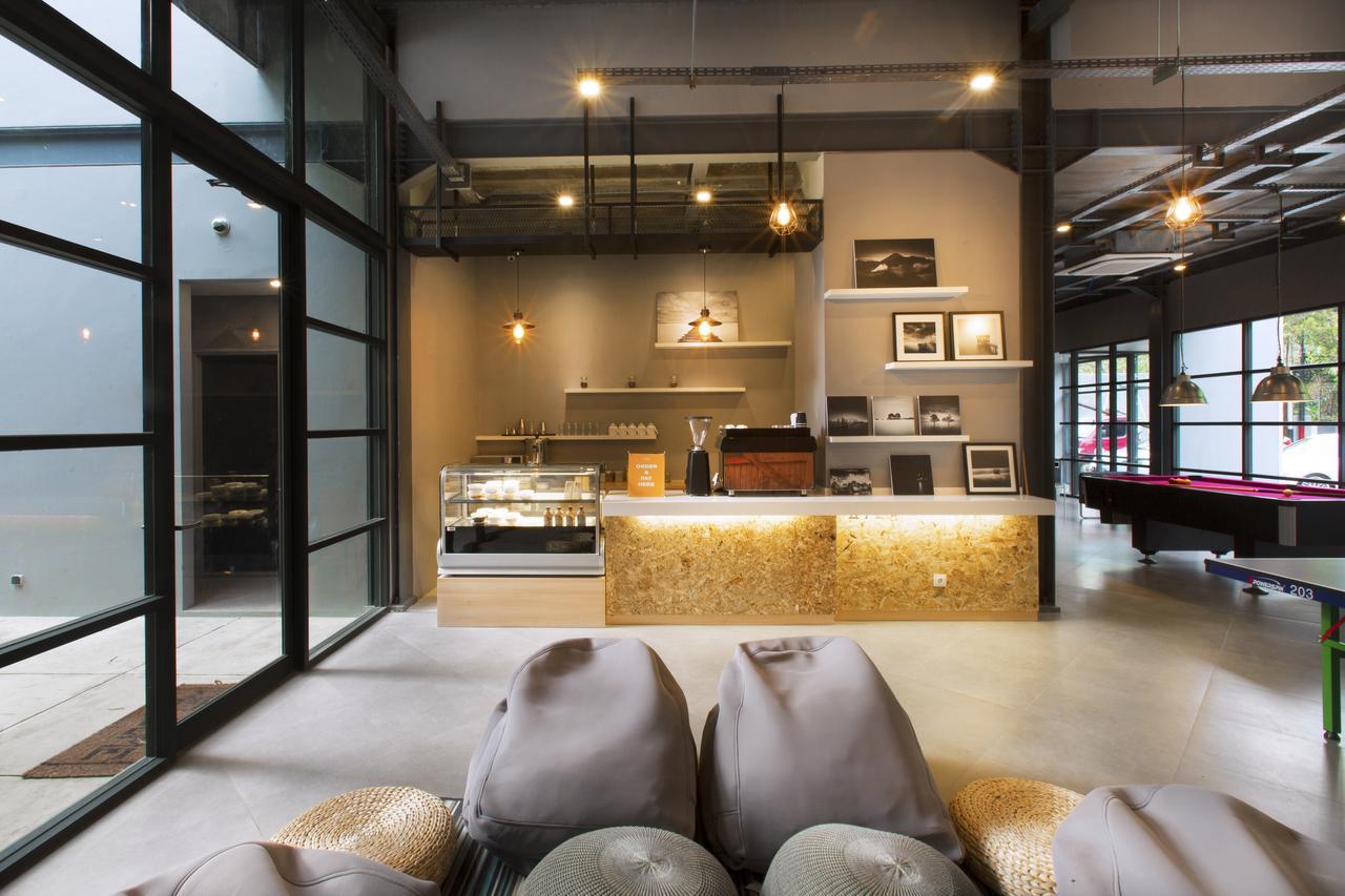 Nomad Hostel Kemang จาการ์ตา ภายนอก รูปภาพ