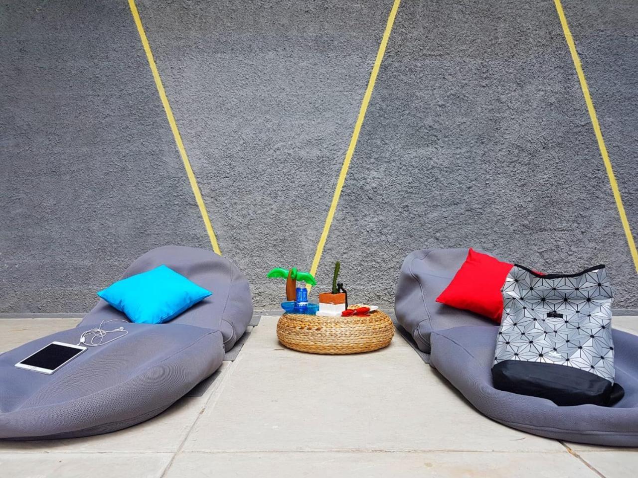 Nomad Hostel Kemang จาการ์ตา ภายนอก รูปภาพ