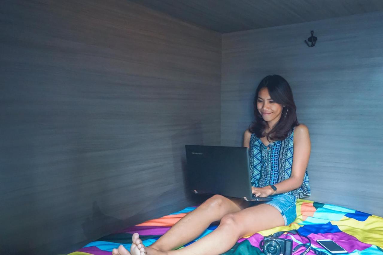 Nomad Hostel Kemang จาการ์ตา ภายนอก รูปภาพ