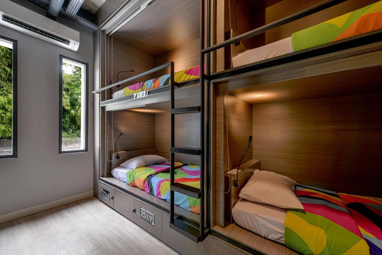 Nomad Hostel Kemang จาการ์ตา ภายนอก รูปภาพ