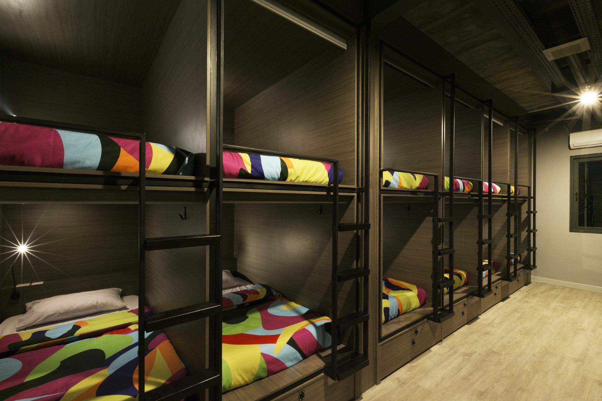 Nomad Hostel Kemang จาการ์ตา ภายนอก รูปภาพ